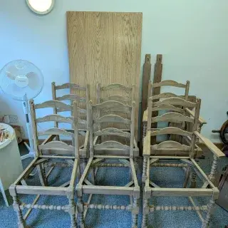 Oak refectory table & 6 chairs, customer didn't like the dark oak colour so restored them light for her.

#woodrestorationderby #neilcollumbell #furniturerestoration #oaktableandchairs #frenchpolishingburtonupontrent